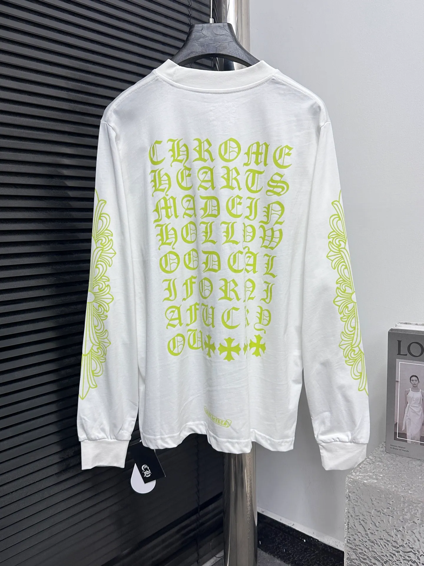 🅿️230 [Come Hearts] Crow Heart Graffiti Letters Limited Sanskrit Printed Long Sleeves, High Weight Threads on Collar and Cuffs, Custom Weaved and Dyed 280g Double Yarn Pure Cotton Fabric, Washed Anti-Counterfeiting Tags and other auxiliary labels are all correct versions, super conspicuous, super pretty, super stylish, same style for men and women! The overall upper body highlights fashion and individuality, and when worn together by a couple, it is a recommended T-shirt by the Street Ace!! Same style for men and women Size: XS-L